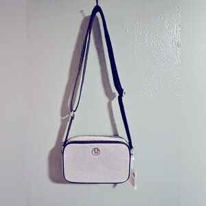 NWT Lululemon Crossbody camera bag